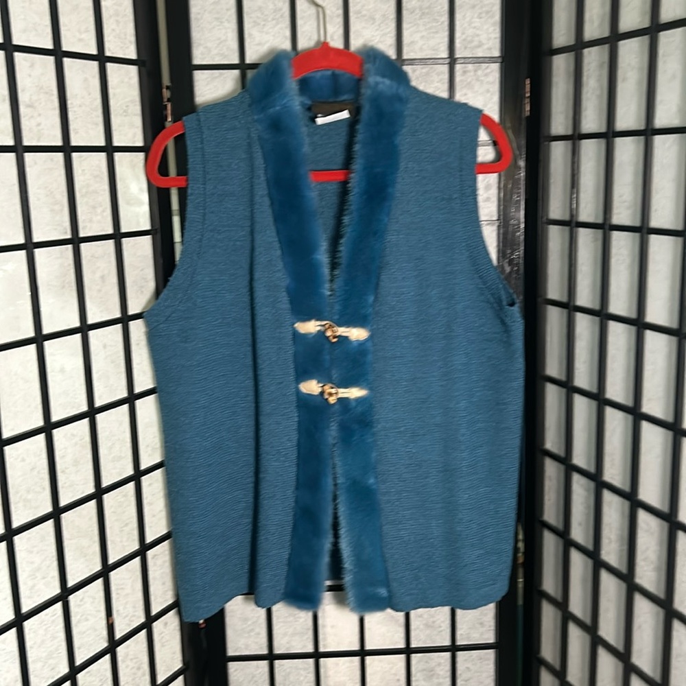 Vintage Linea Bosh Knit Collection, Blue Vest W Faux Fur